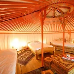 Alojamento de Acomodação e Pequeno-almoço Le Village Des Templiers 3*