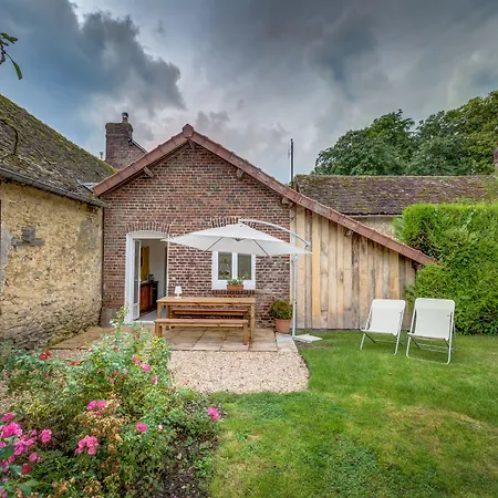 Le Village Des Templiers Bed & Breakfast 3*