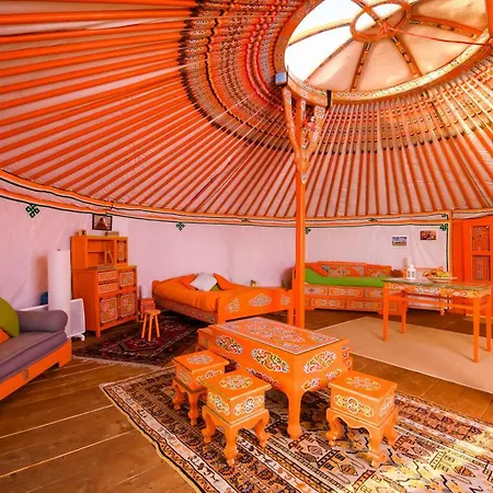 Le Village Des Templiers לינה וארוחת בוקר 3*