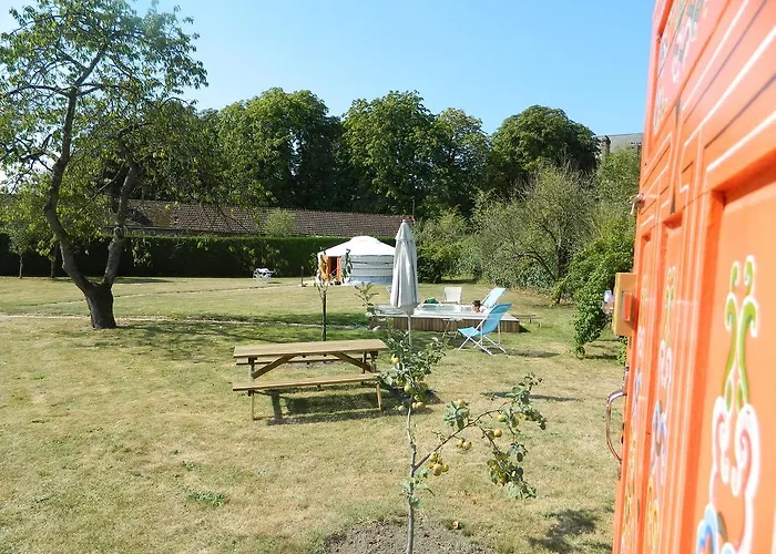 Le Village Des Templiers Bed & Breakfast