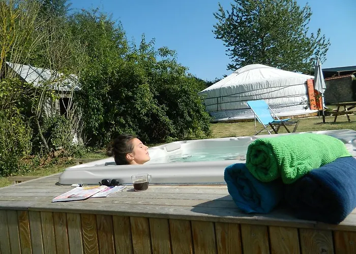 Bed & Breakfast Le Village Des Templiers 3*