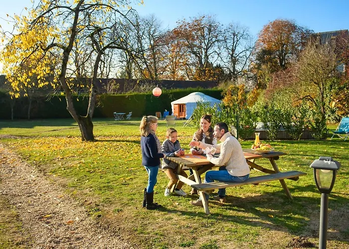 Le Village Des Templiers Bed & Breakfast Trie-Chateau